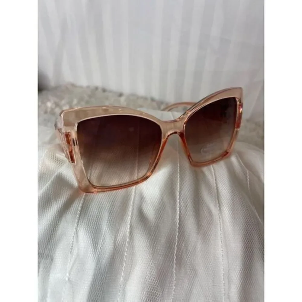 All The Right Angles Sunglasses‎ Blush